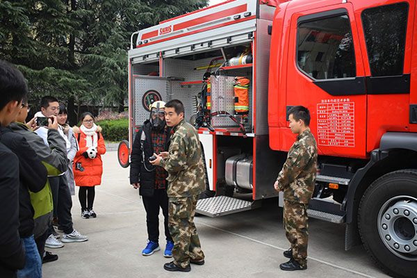 学校开展多形式消防安全宣传教育活动