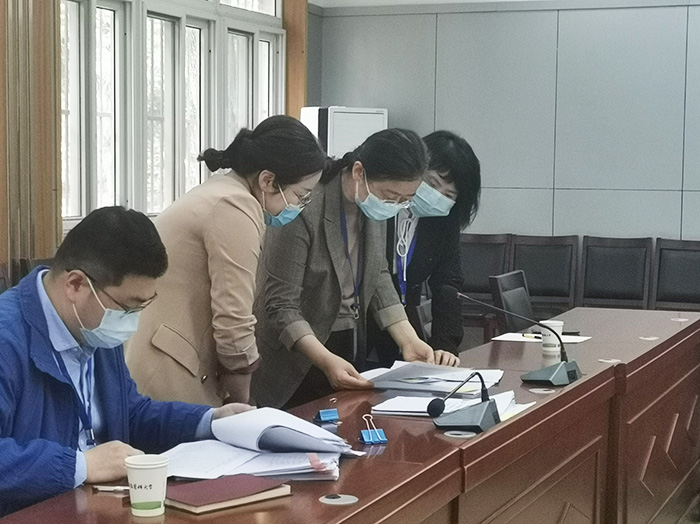 【同心抗疫】黄新美深入各学院督查指导疫情防控工作