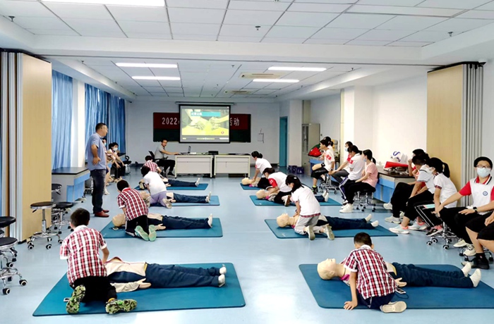 附属巢湖医院为中小学生开展暑期急救技能培训